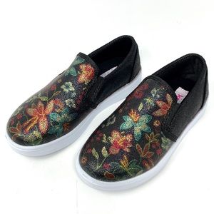 🌺Kenzie Girls Slip On Shoes